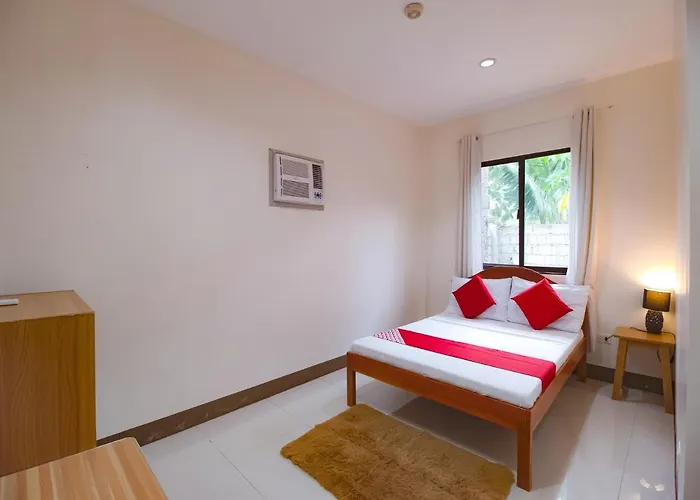 ホテル Oyo 781 Junie House モアルボアル